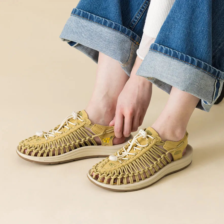 Women's UNEEK Sneaker x IWD