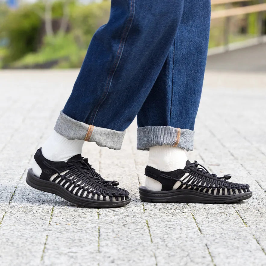 Women's UNEEK Sneaker