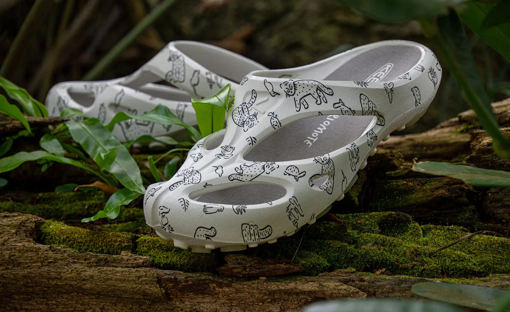 All Gender Shanti Arts Clog x Us 4 IRIOMOTE