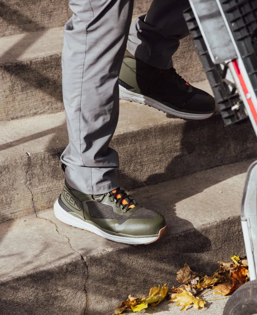 Men's Synchro Waterproof Work Boot (Carbon Toe)